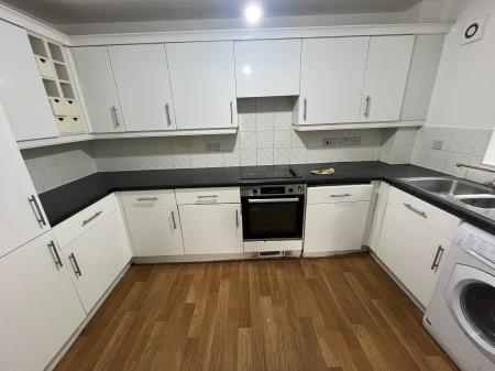 2 bedroom Flat to let in Roch Bank, Manchester, Blackley, M9