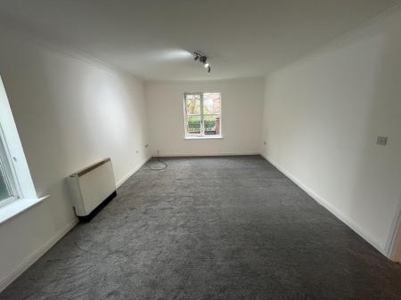 2 bedroom Flat to let in Roch Bank, Manchester, Blackley, M9