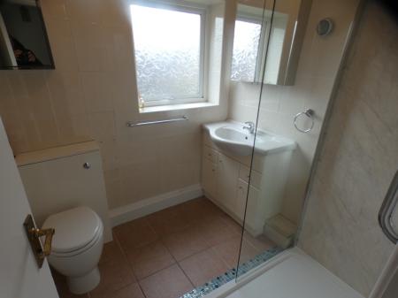 2 bedroom Flat to let in 87 Middleton Road, Middleton, M8