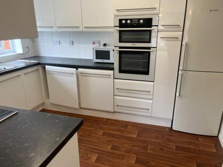 2 bedroom Flat to let in 87 Middleton Road, Middleton, M8