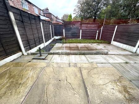 3 bedroom Semi-detached house to let in Lancaster Avenue, Whitefield, M45