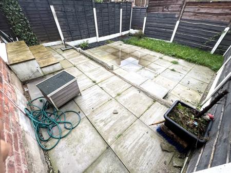 3 bedroom Semi-detached house to let in Lancaster Avenue, Whitefield, M45