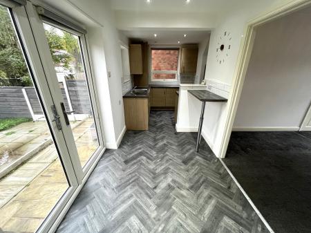 3 bedroom Semi-detached house to let in Lancaster Avenue, Whitefield, M45