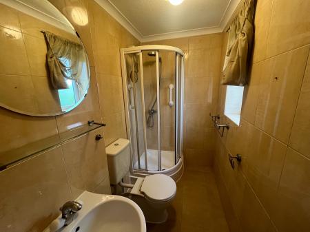 3 bedroom Detached house to let in Eppleworth Rise, Manchester, Swinton, M27