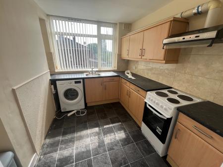 3 bedroom Flat to let in Middleton Road, Manchester, M8