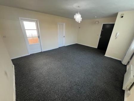 3 bedroom Flat to let in Middleton Road, Manchester, M8