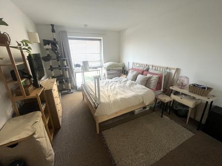 2 bedroom Apartment to let in Longfield Centre, Prestwich, M25