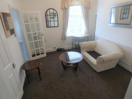 1 bedroom Flat to let in Hope Road, Prestwich, M25