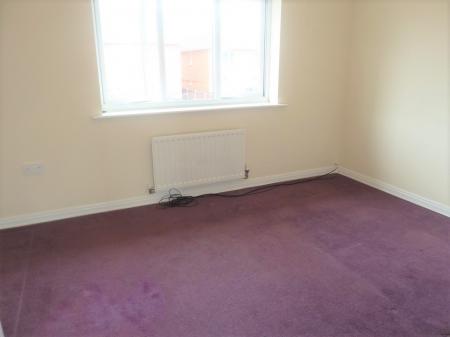 3 bedroom Semi-detached house to let in Maplewood Close, Manchester, M9