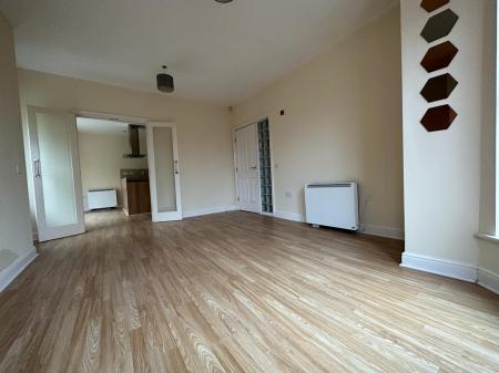 2 bedroom Duplex for sale in 511 Bury Old Road, Prestwich, M25