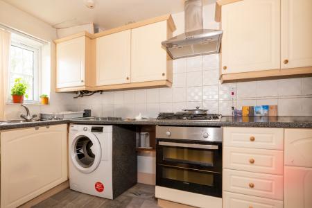 2 bedroom Flat for sale in Deanery Court, Cheetham Hill, M8