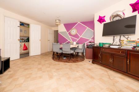 2 bedroom Flat for sale in Deanery Court, Cheetham Hill, M8