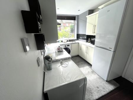 2 bedroom Ground floor maisonette for sale in Rochdale Road, Manchester, Blackley, M9