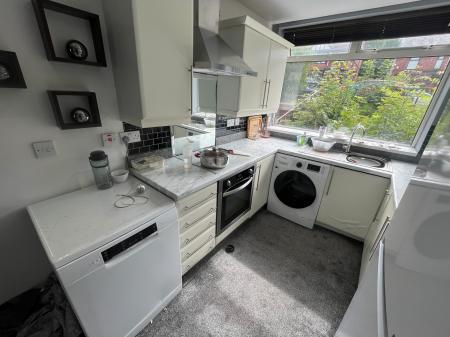 2 bedroom Ground floor maisonette for sale in Rochdale Road, Manchester, Blackley, M9