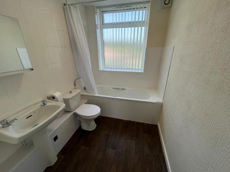 3 bedroom Apartment to let in Middleton Road, Manchester, M8