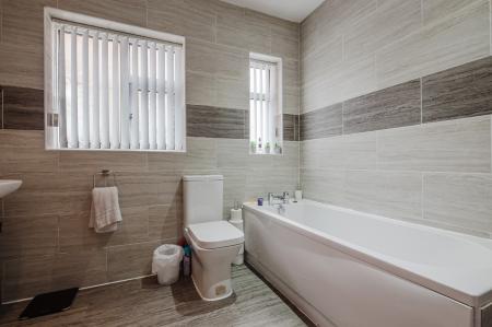 5 bedroom Bungalow for sale in Hillingdon Road, Whitefield, M45