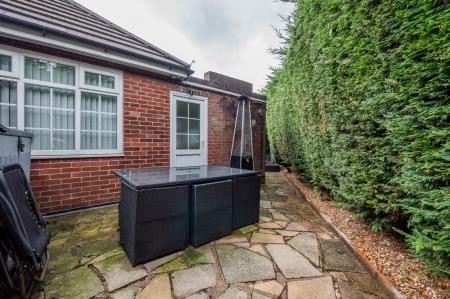 5 bedroom Bungalow for sale in Hillingdon Road, Whitefield, M45