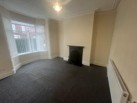 3 bedroom Semi-detached house to let in Egerton Street, Prestwich, M25