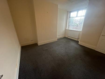 3 bedroom Semi-detached house to let in Egerton Street, Prestwich, M25