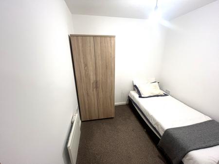 2 bedroom Flat to let in 3 Blantyre Street, Manchester, Manchester, M15