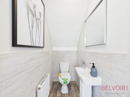 3 bedroom Semi-detached house to let in Curie Close, Forest Town, NG19