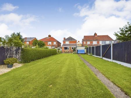 3 bedroom Detached house to let in Beck Lane, Sutton-in-Ashfield, NG17