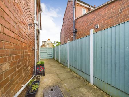 3 bedroom Detached house to let in Beck Lane, Sutton-in-Ashfield, NG17