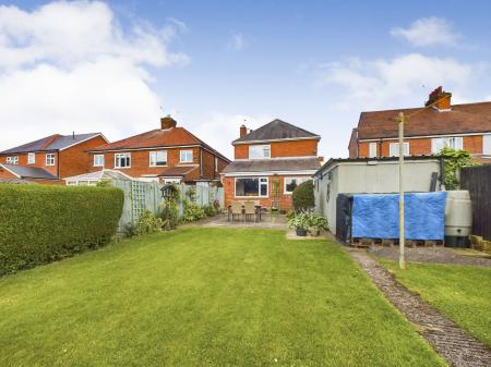 3 bedroom Detached house to let in Beck Lane, Sutton-in-Ashfield, NG17