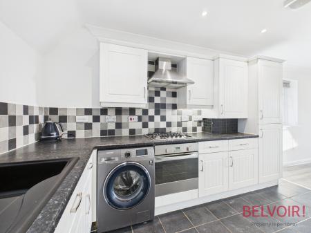 3 bedroom Penthouse to let in Lochbuie Court, Mansfield, NG18