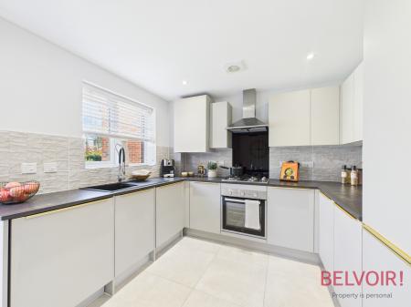 3 bedroom Semi-detached house to let in Curie Close, Forest Town, NG19