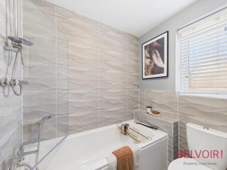 3 bedroom Semi-detached house to let in Curie Close, Forest Town, NG19