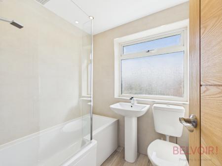 3 bedroom Detached house to let in Cheriton Drive, Ravenshead, NG15