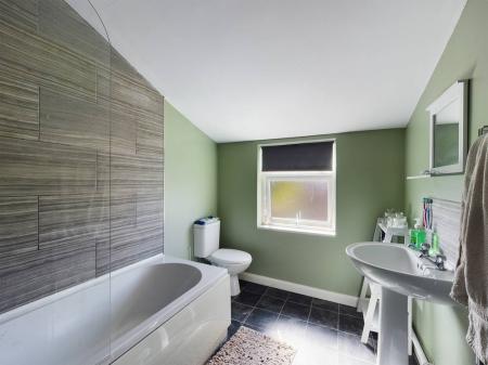 2 bedroom Terraced House to let in Forest Road, Annesley Woodhouse, NG17
