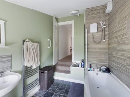 2 bedroom Terraced House to let in Forest Road, Annesley Woodhouse, NG17