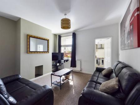 2 bedroom Terraced House to let in Forest Road, Annesley Woodhouse, NG17