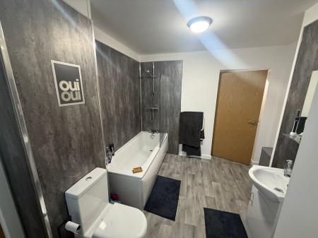 2 bedroom Flat to let in Highlanders Hill, Mansfield, NG18