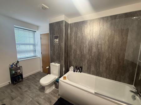 2 bedroom Flat to let in Highlanders Hill, Mansfield, NG18