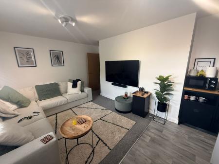 2 bedroom Flat to let in Highlanders Hill, Mansfield, NG18
