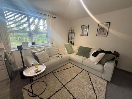2 bedroom Flat to let in Highlanders Hill, Mansfield, NG18