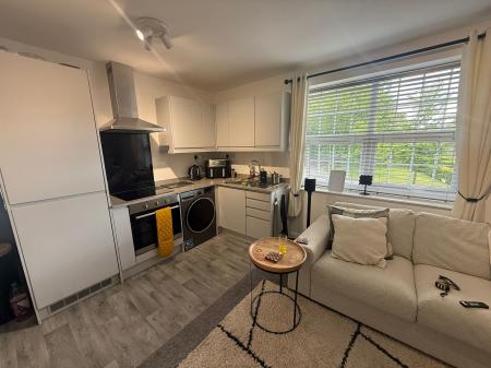 2 bedroom Flat to let in Highlanders Hill, Mansfield, NG18