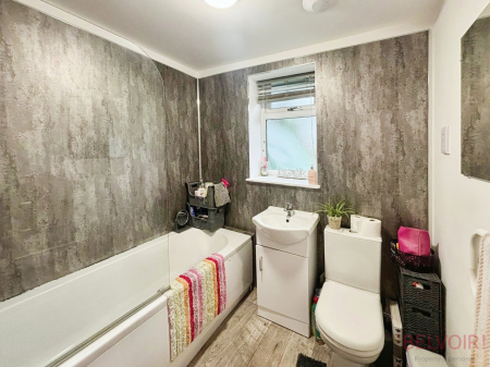 1 bedroom Maisonette to let in Highlanders Hill, Mansfield, NG18
