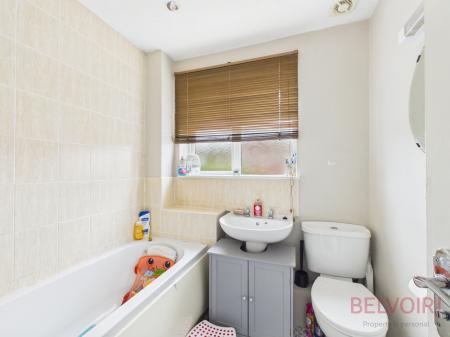 3 bedroom Semi-detached house to let in The Hawthorns, Kirkby-in-Ashfield, NG17