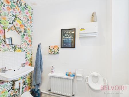 3 bedroom Semi-detached house to let in The Hawthorns, Kirkby-in-Ashfield, NG17