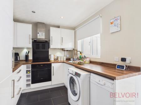 3 bedroom Semi-detached house to let in The Hawthorns, Kirkby-in-Ashfield, NG17