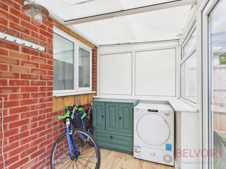 3 bedroom Semi-detached house to let in The Hawthorns, Kirkby-in-Ashfield, NG17