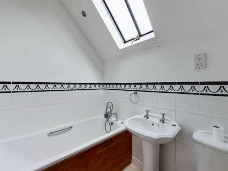 2 bedroom Cottage to let in Woodhouse Road, Mansfield, NG18