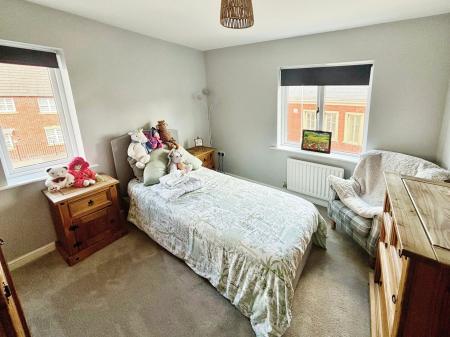 2 bedroom Flat to let in Wood Street, Warsop, NG20