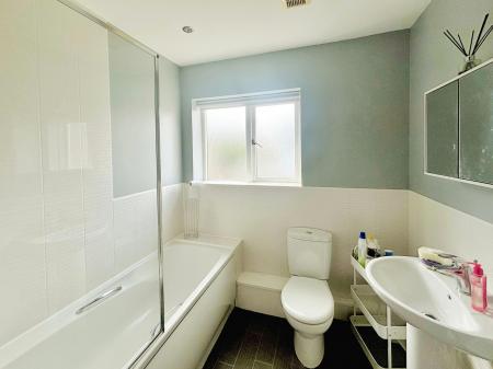 2 bedroom Flat to let in Wood Street, Warsop, NG20