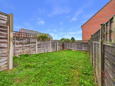 3 bedroom Semi-detached house to let in Highfield Avenue, Langwith, NG20