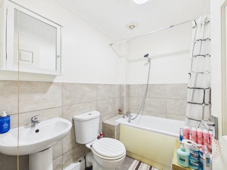 3 bedroom End of terrace house to let in Lincoln Drive, Mansfield Woodhouse, NG19